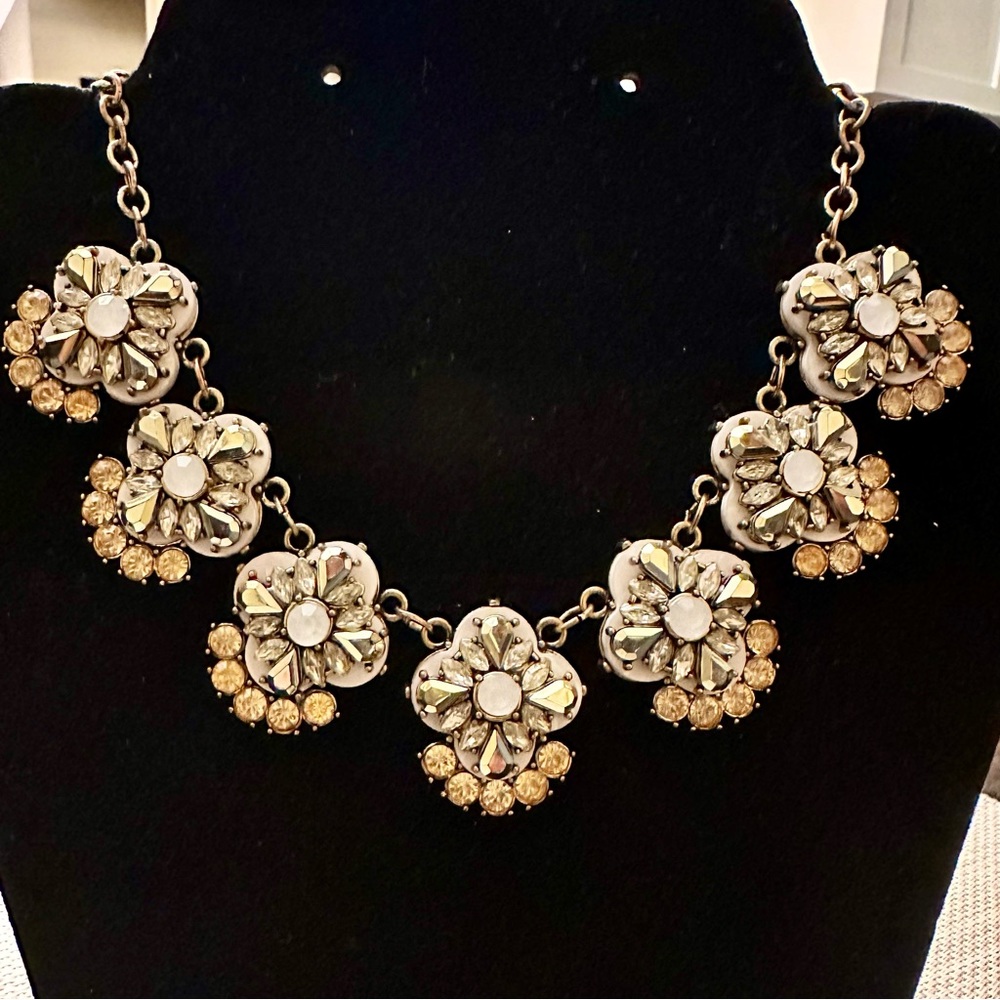 Embellished Cream Necklace